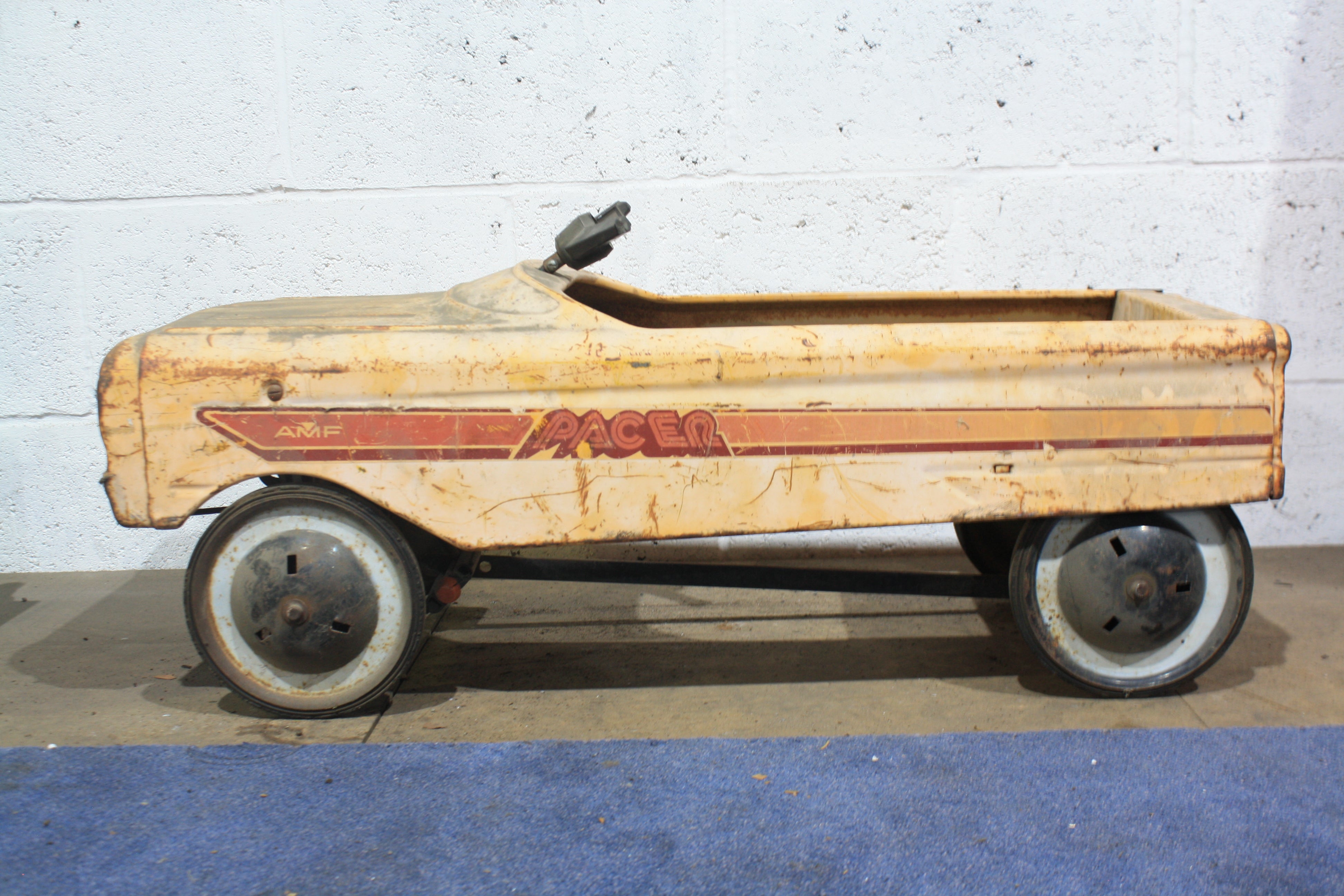 VINTAGE AMF PACER METAL PEDAL CAR Huggys Speedshop