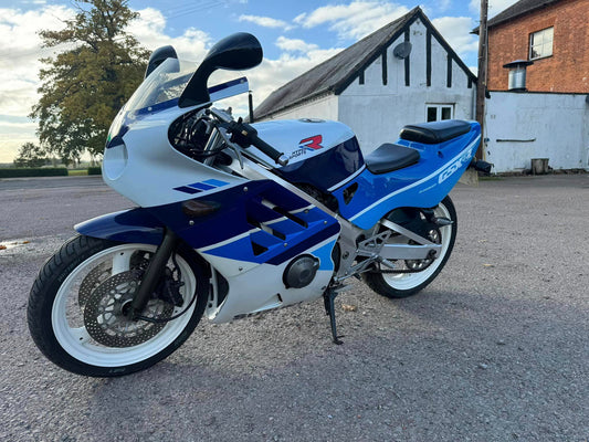 1988 SUZUKI GSXR250 STUNNNING V5 FULL MOT