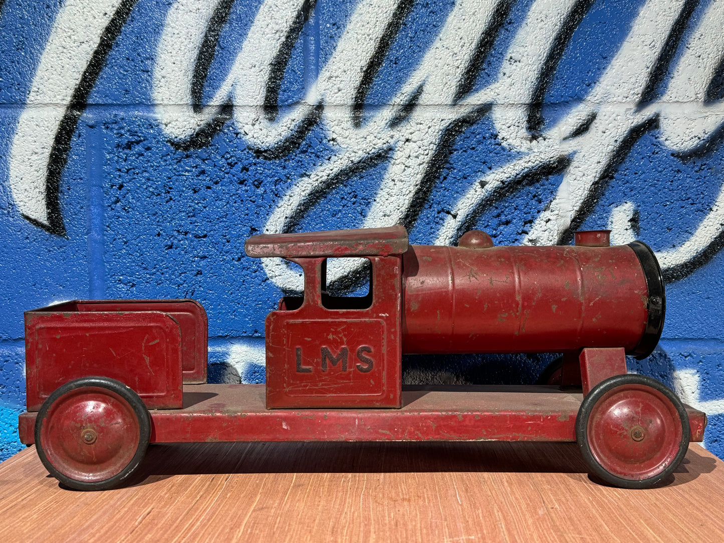 LMS RED AND BLACK METAL TRAIN.