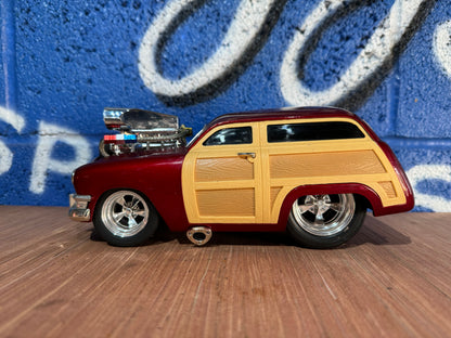 1950 RED FORD WOODY 1/18 SCALE MUSCLE MACHINES