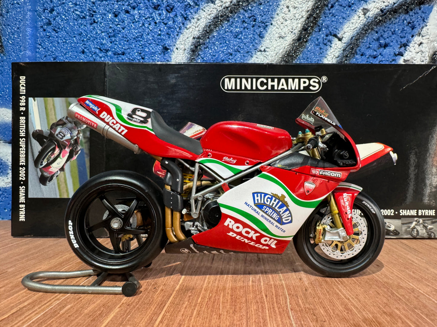 RARE DUCATI 998R 2002 BRITISH SUPERBIKES SHANE BYRNE MINICHAMPS