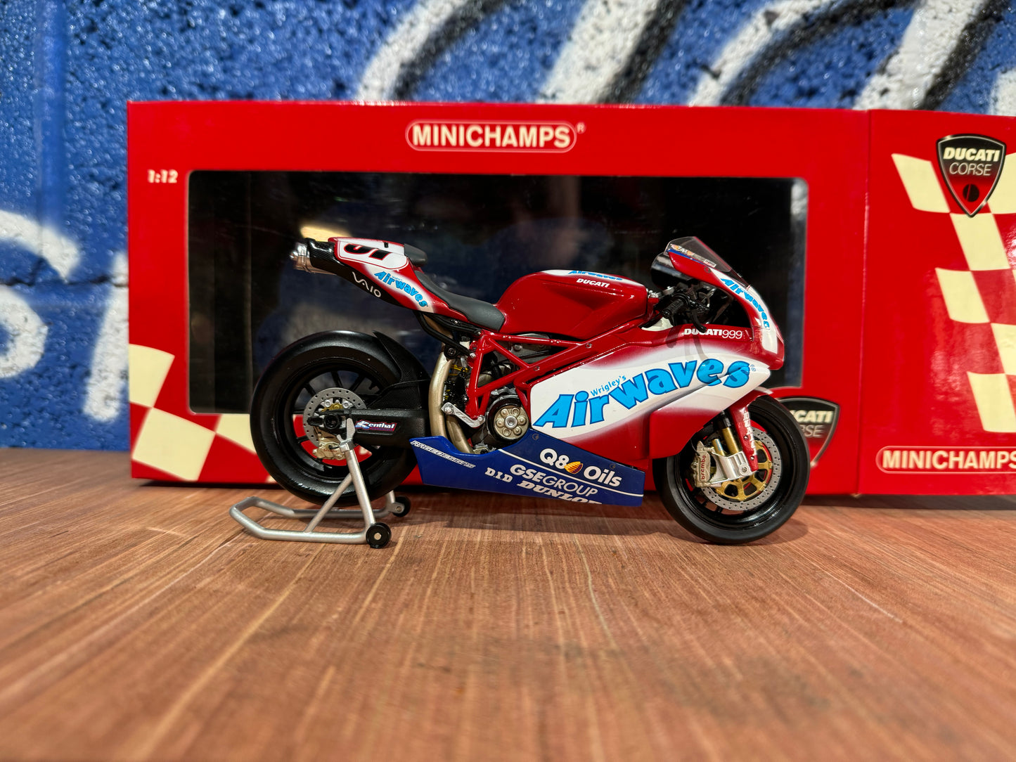 RARE DUCATI 999FO4 LEON HASLAM BSB 2005 MINICHAMPS