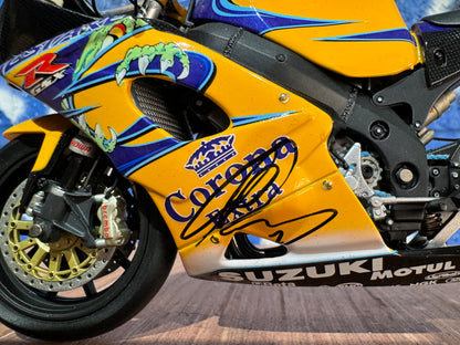 RARE UNBOXED SIGNED TROY CORSER'S 2005 CHAMPION WINNING GSXR1000 MINICHAMPS