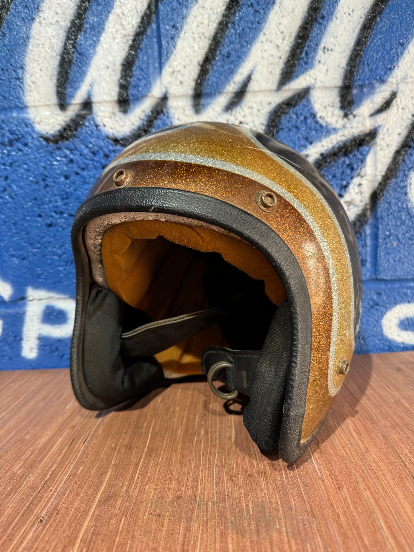 BROWN AND GOLD LARGE MOTORBIKE HELMET