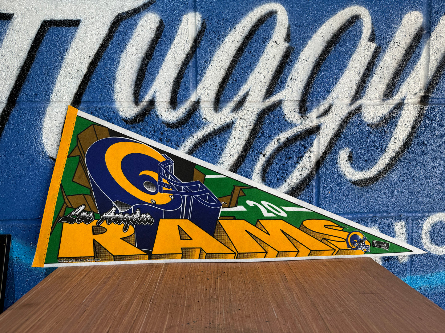 VINTAGE 1994 LOS ANGELES RAMS NFL FELT PENNANT