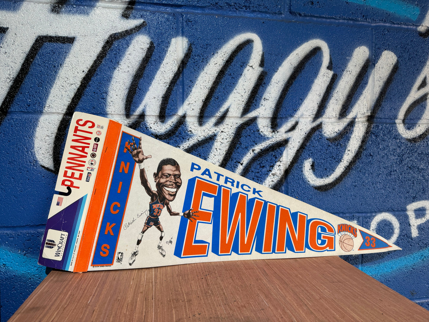 VINTAGE NBA KNICKS PATRICK EWING 33 PENNANT