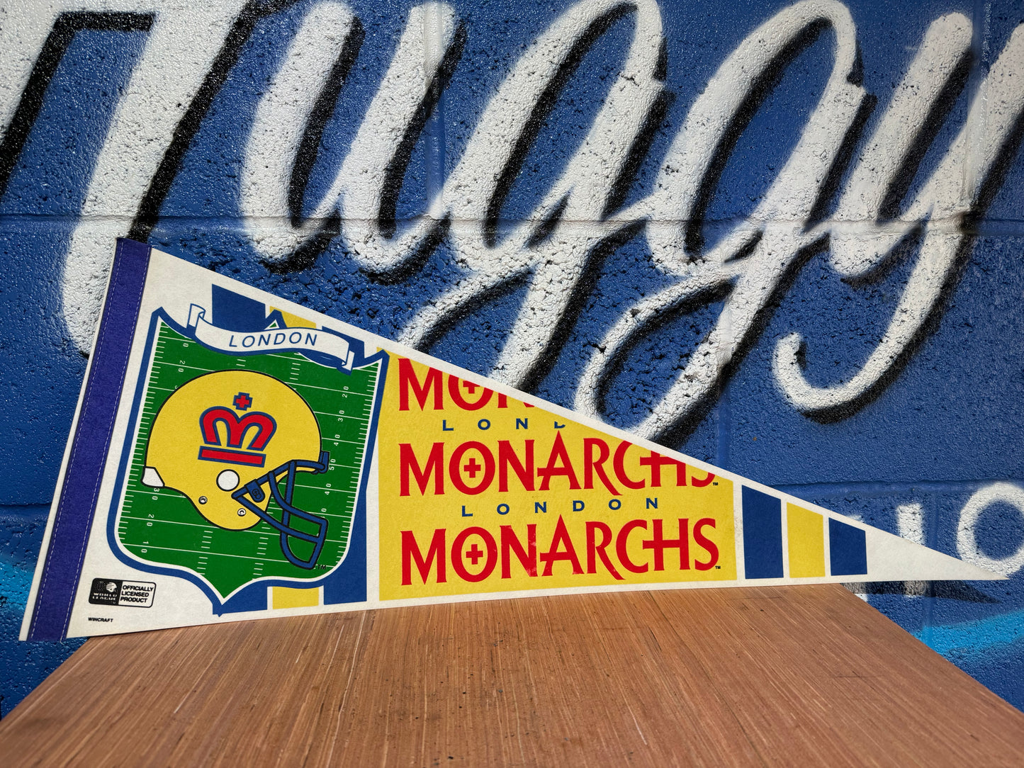 VINTAGE WORLD LEAGUE LONDON MONARCHS FELT PENNANT