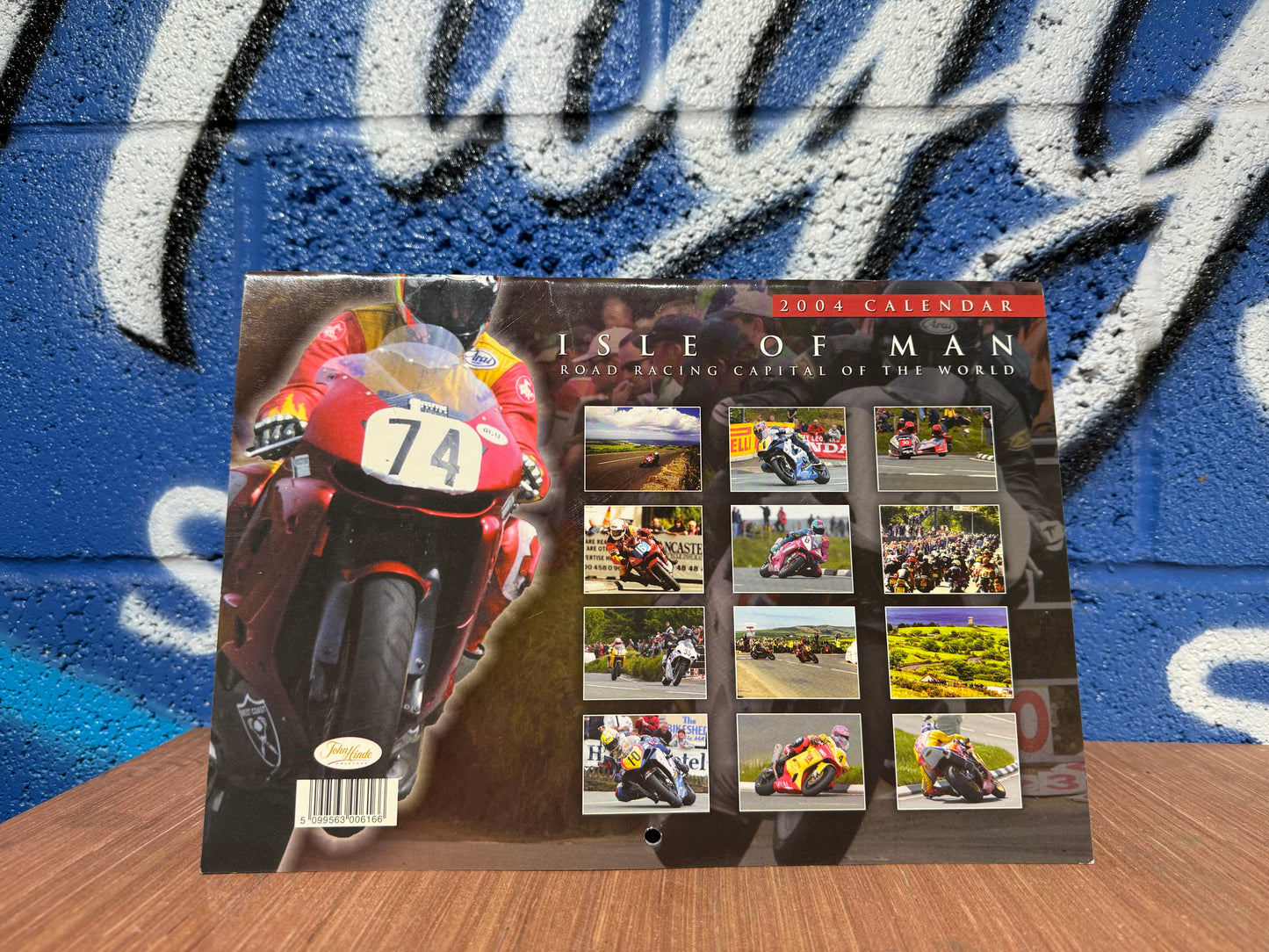 TT ISLE OF MAN ROAD RACING CAPITAL OF THE WORLD 2004 CALENDAR