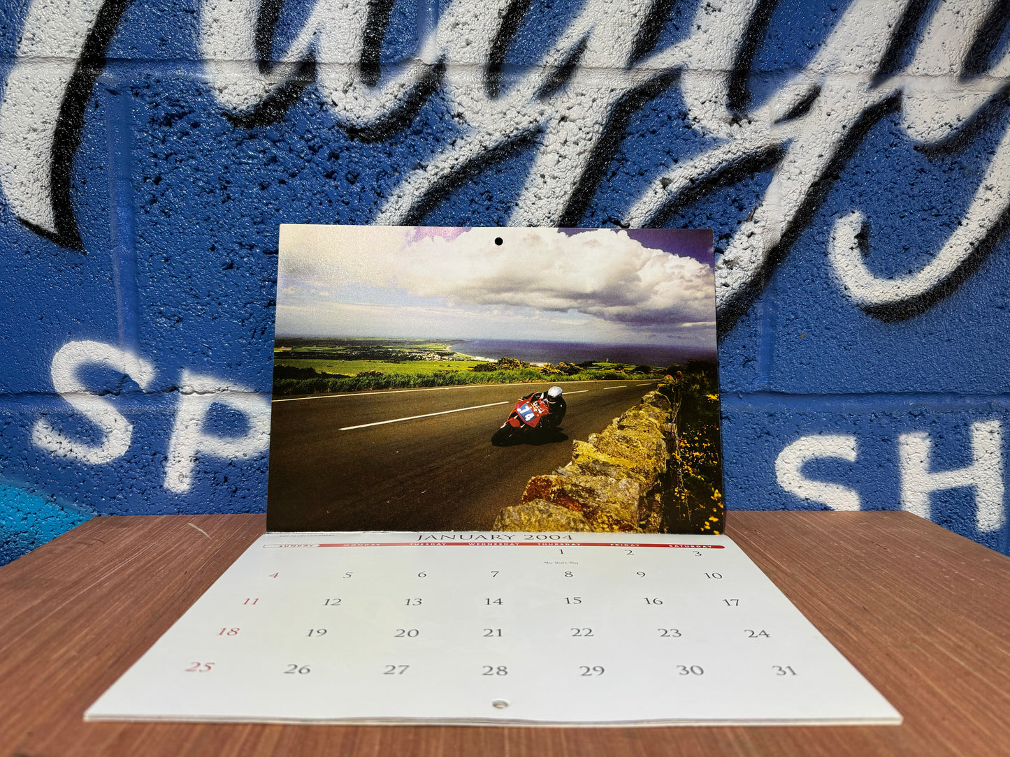 TT ISLE OF MAN ROAD RACING CAPITAL OF THE WORLD 2004 CALENDAR