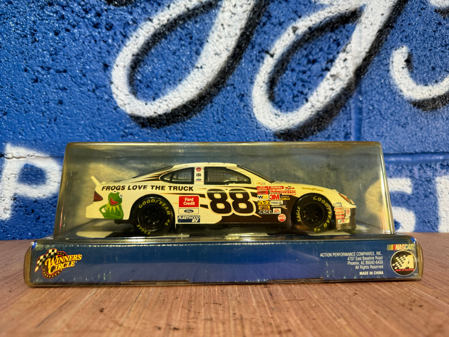 VINTAGE ACTION RACING DALE JARRETT DIE CAST MODEL