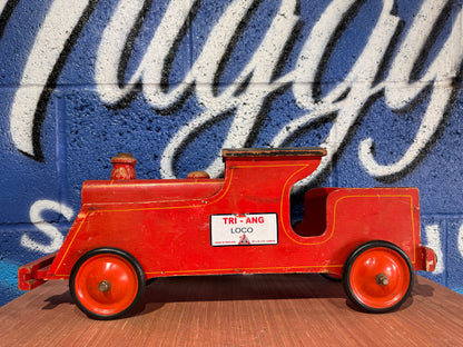 VINTAGE TRI-ANG RED WOOD PULL ALONG TRAIN TOY