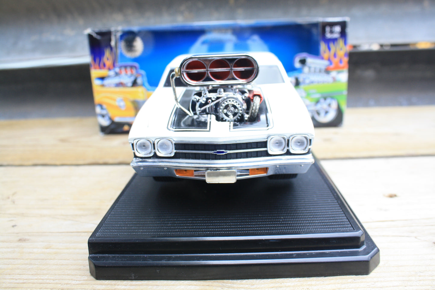 MUSCLE MACHINES 1969 CHEVELLE 1:18 DIE CAST HOTROD MODEL BOXED