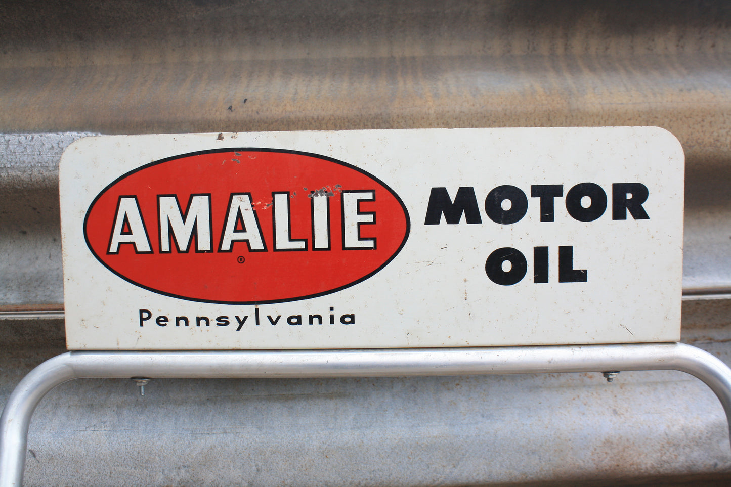 VINTAGE AMALIE MOTOR OIL CAN DISPLAY RACK