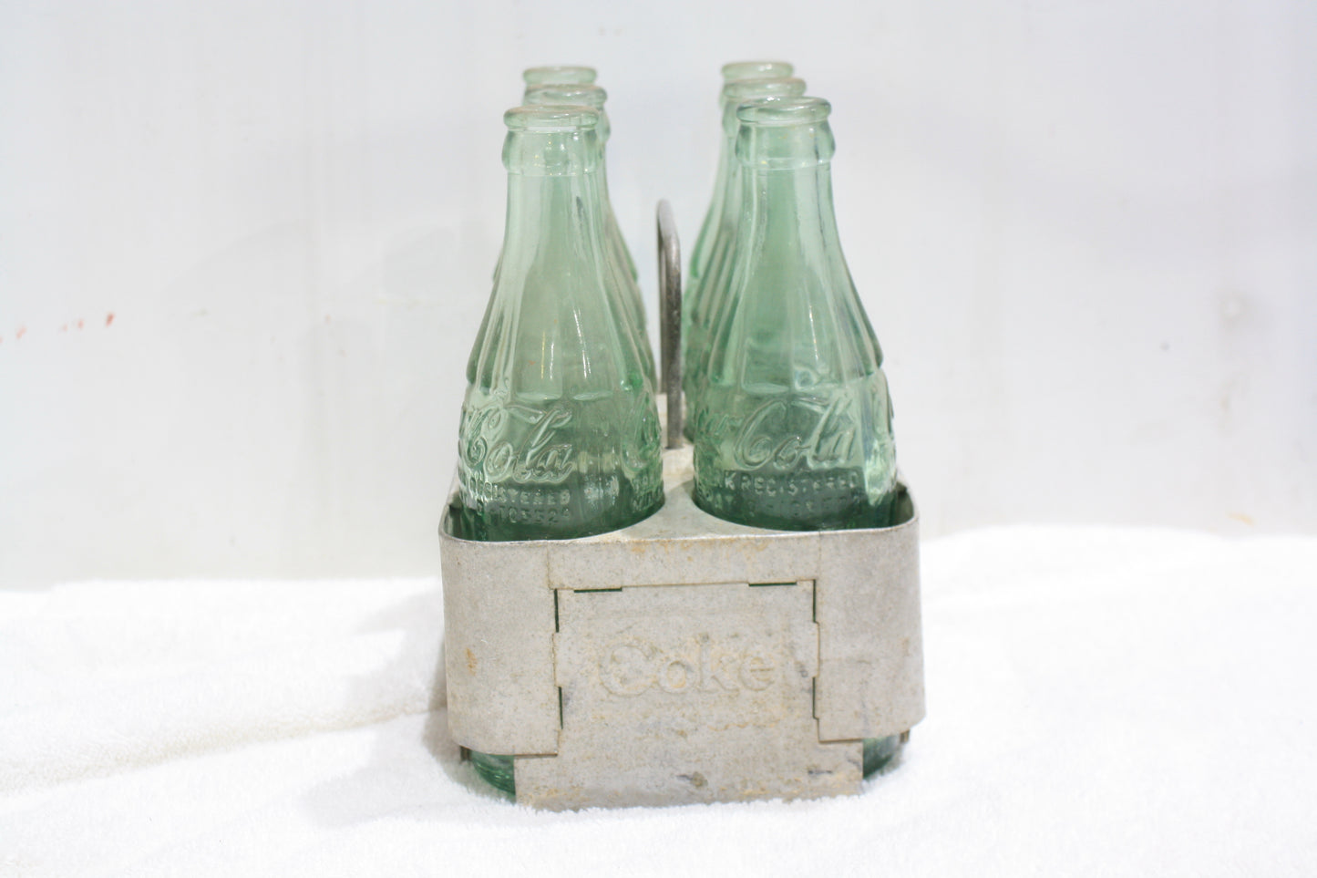 VINTAGE COCA-COLA METAL CARRIER WITH 6 BOTTLES