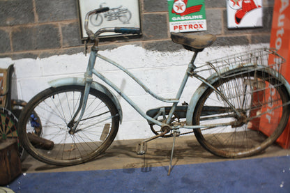 VINTAGE COAST-KING WOMENS BEACH CRUISER PUSH BIKE