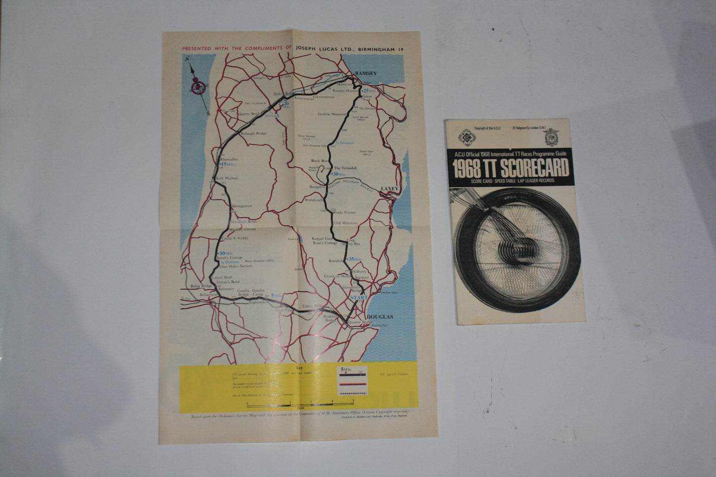 VINTAGE 1968-76 TT ISLE OF MAN OFFICIAL TRACK PROGRAMME AND GUIDES