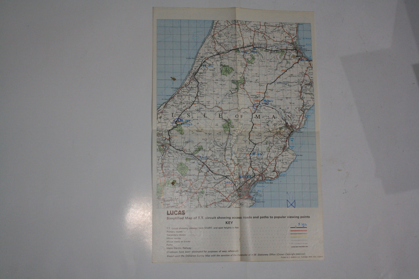 VINTAGE 1968-76 TT ISLE OF MAN OFFICIAL TRACK PROGRAMME AND GUIDES