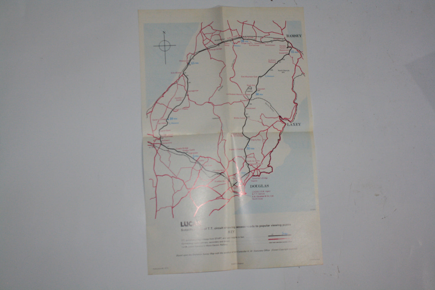 VINTAGE 1968-76 TT ISLE OF MAN OFFICIAL TRACK PROGRAMME AND GUIDES