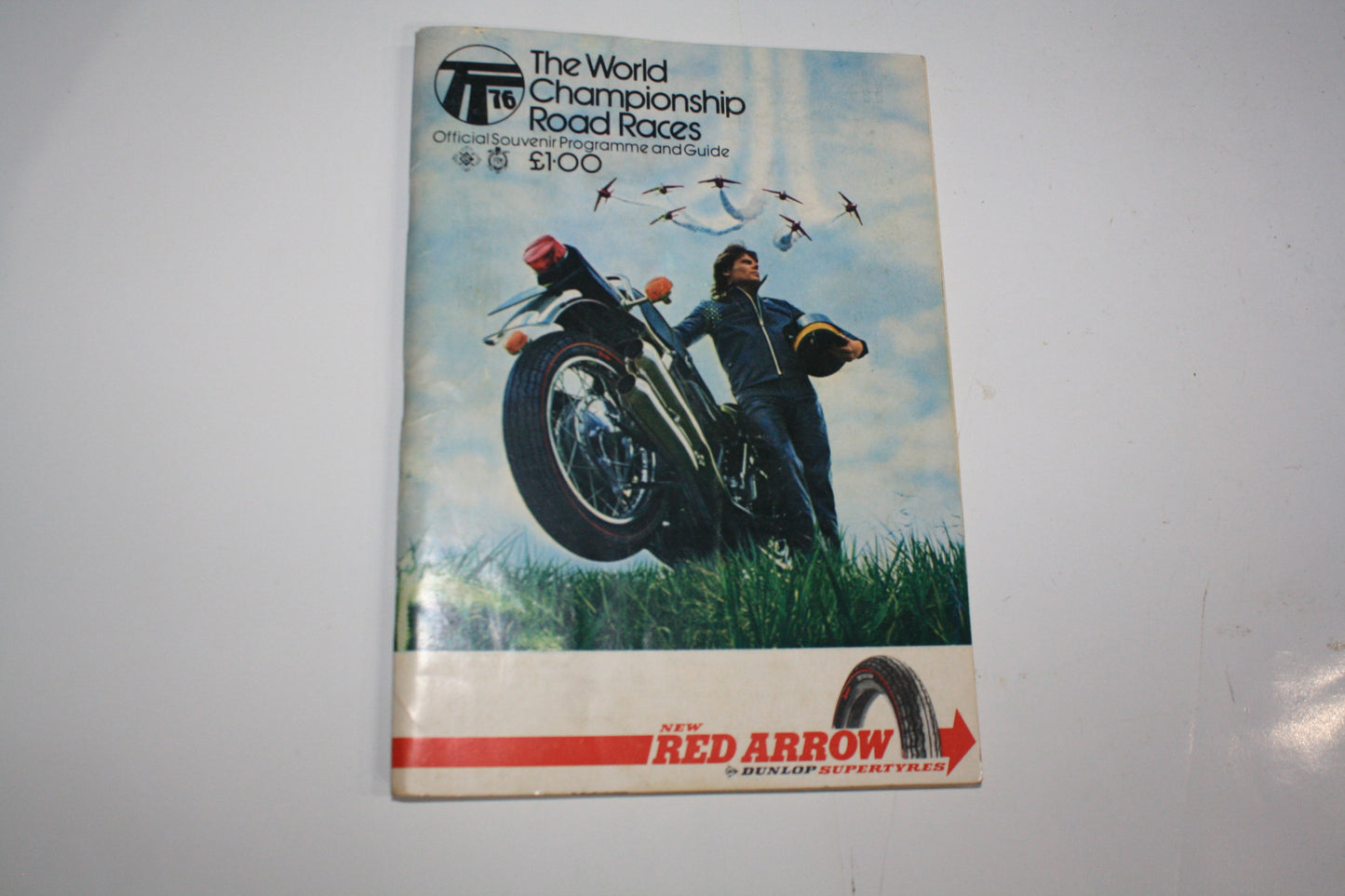 VINTAGE 1968-76 TT ISLE OF MAN OFFICIAL TRACK PROGRAMME AND GUIDES