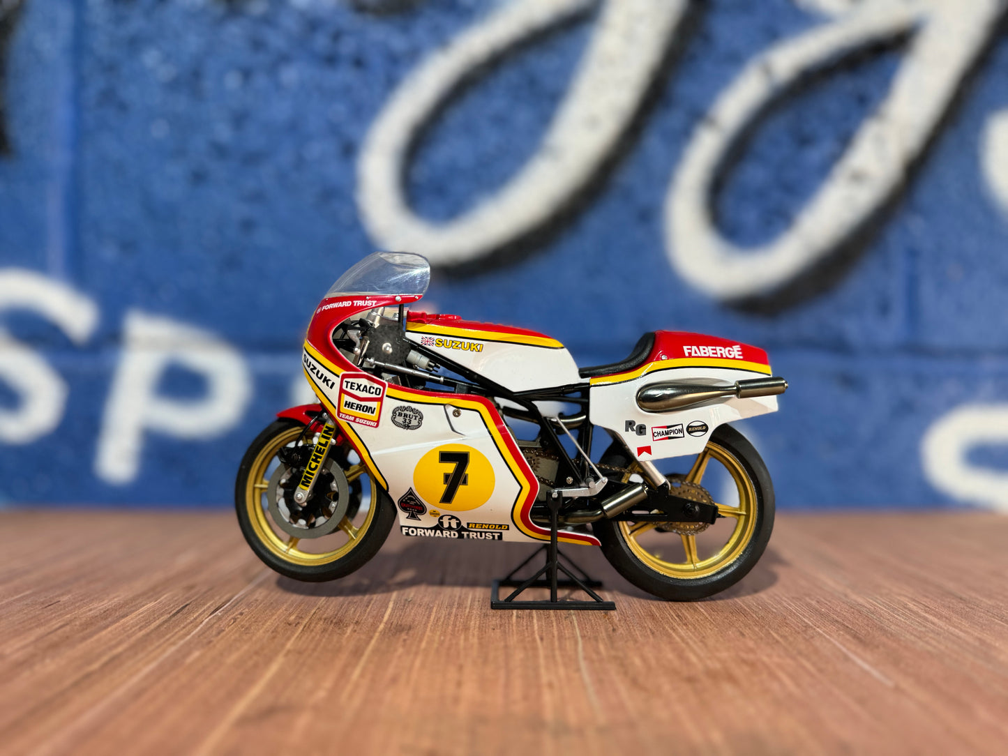 VERY RARE UNBOXED BARRY SHEENE'S 1977 CHAMPIONSHIP WINNING SUZUKI RG500