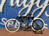 HARLEY-DAVIDSON 1903-04 1:6 MOTORCYCLE MODEL.