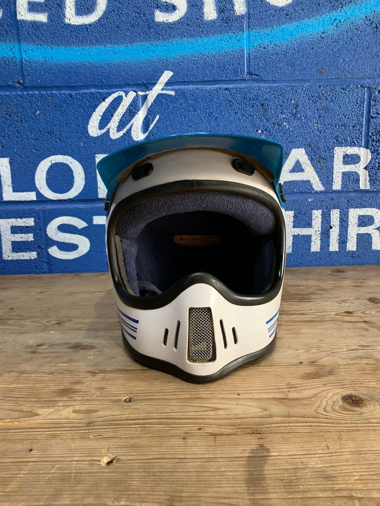 BELL TNT MOTO 3 LARGE HELMET WHITE AND BLUE