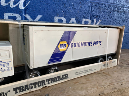 NYLINT NAPA STEEL LORRY TRACTOR TRAILER DISPLAY MODEL NO.821D