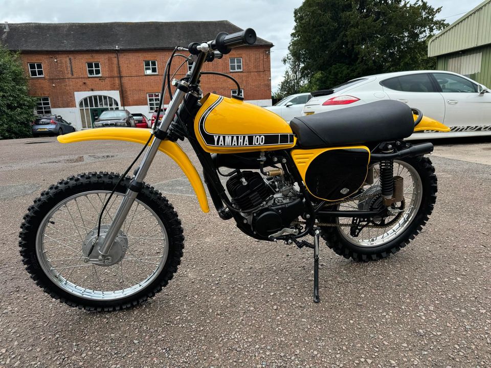 1974 YAMAHA MX100 MOTOCROSS BIKE